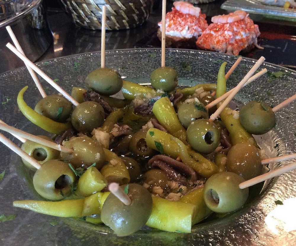 Anchois et olives vertes