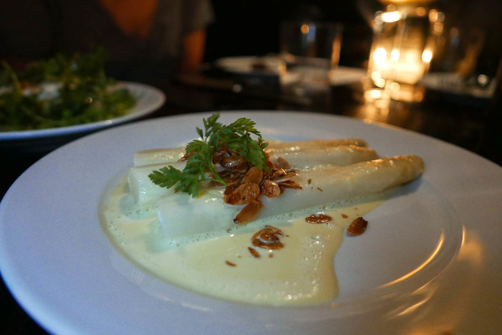 Asperges blanches sauce maltaise
