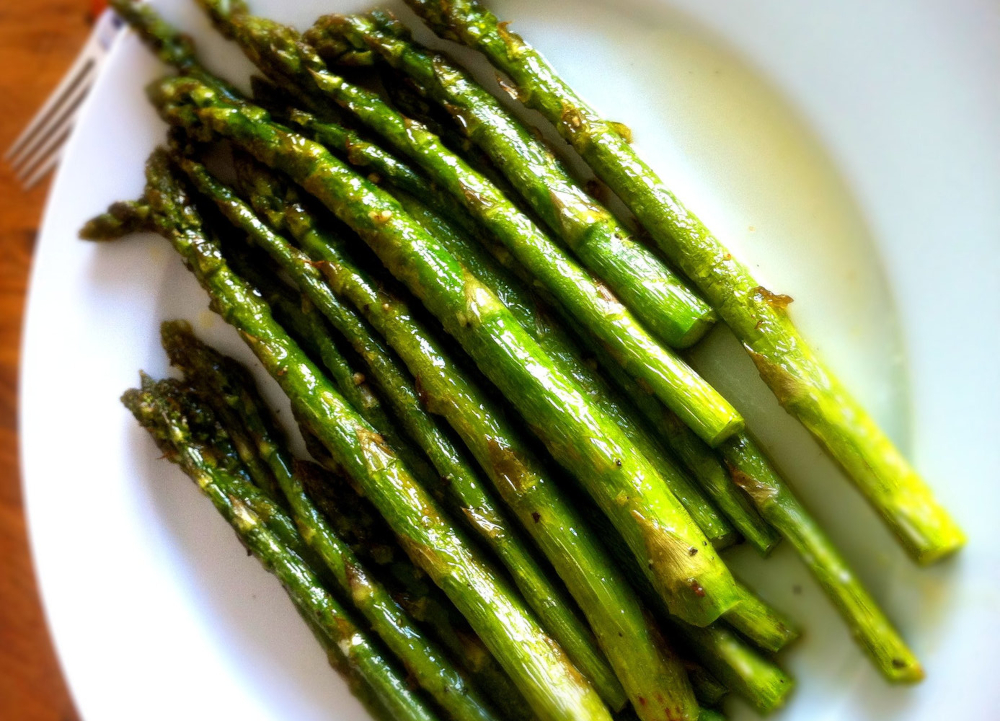 Asperges vertes à l'huile d'olive