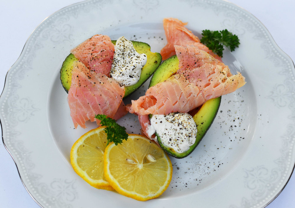 Aguacate con salmón ahumado