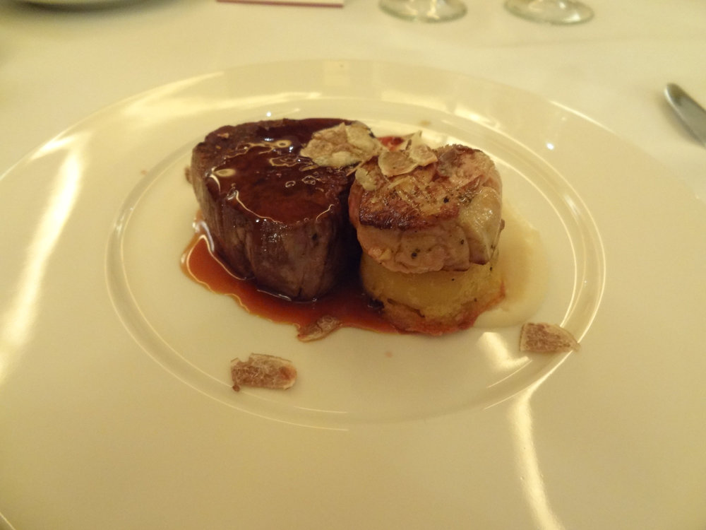 Bœuf rôti sauce à la truffe noire