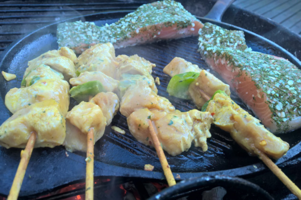 Brochette de poissons grillés