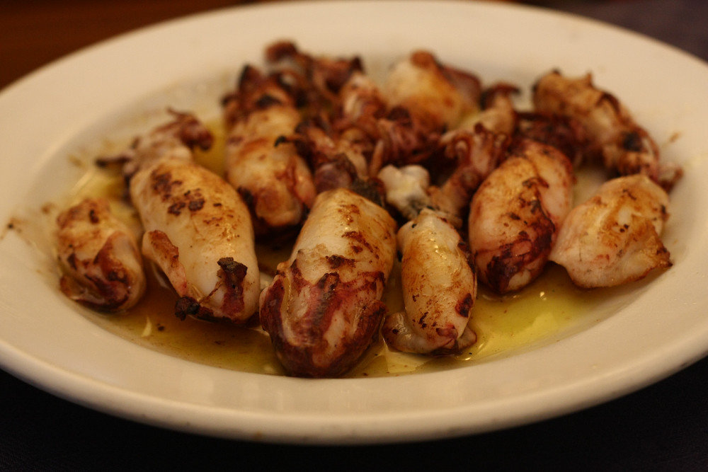 Calamares salteados con ajo y perejil