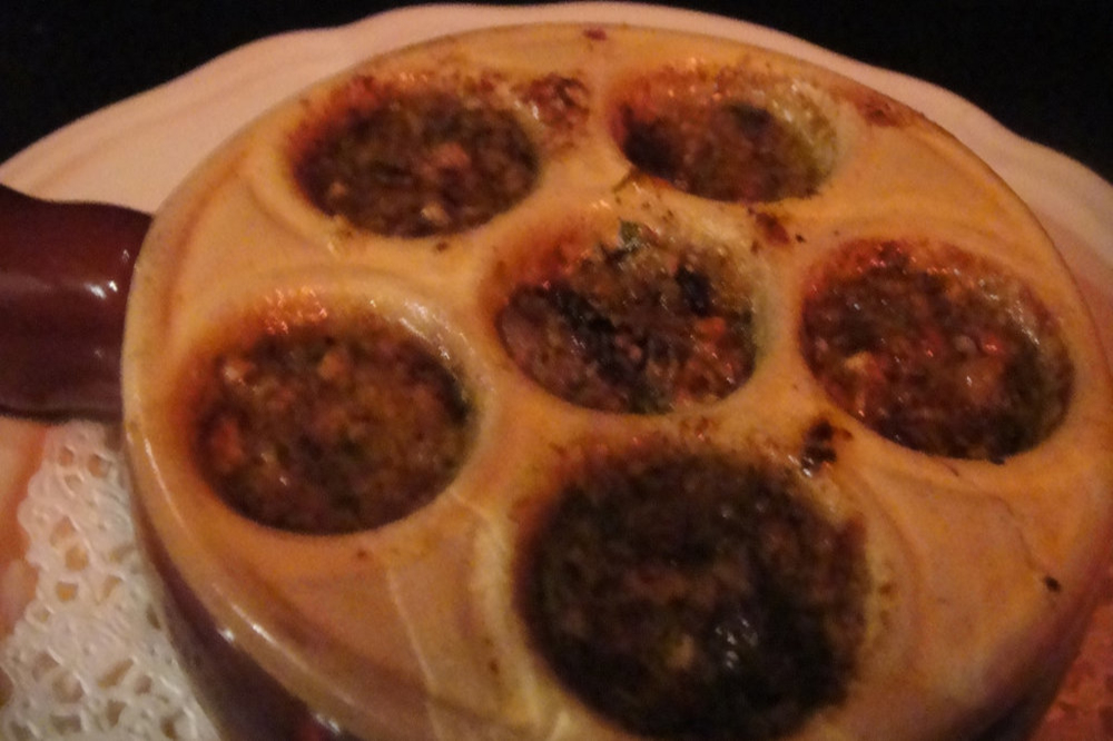 Cassolette d'escargots aux girolles