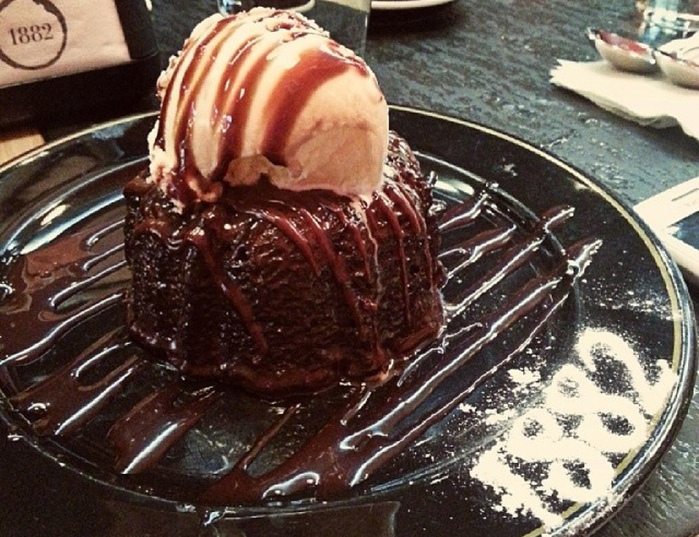 Moelleux au chocolat et glace au caramel