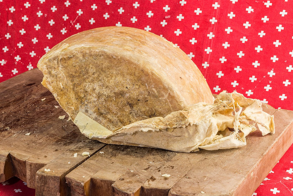 Mature Clothbound Cheddar