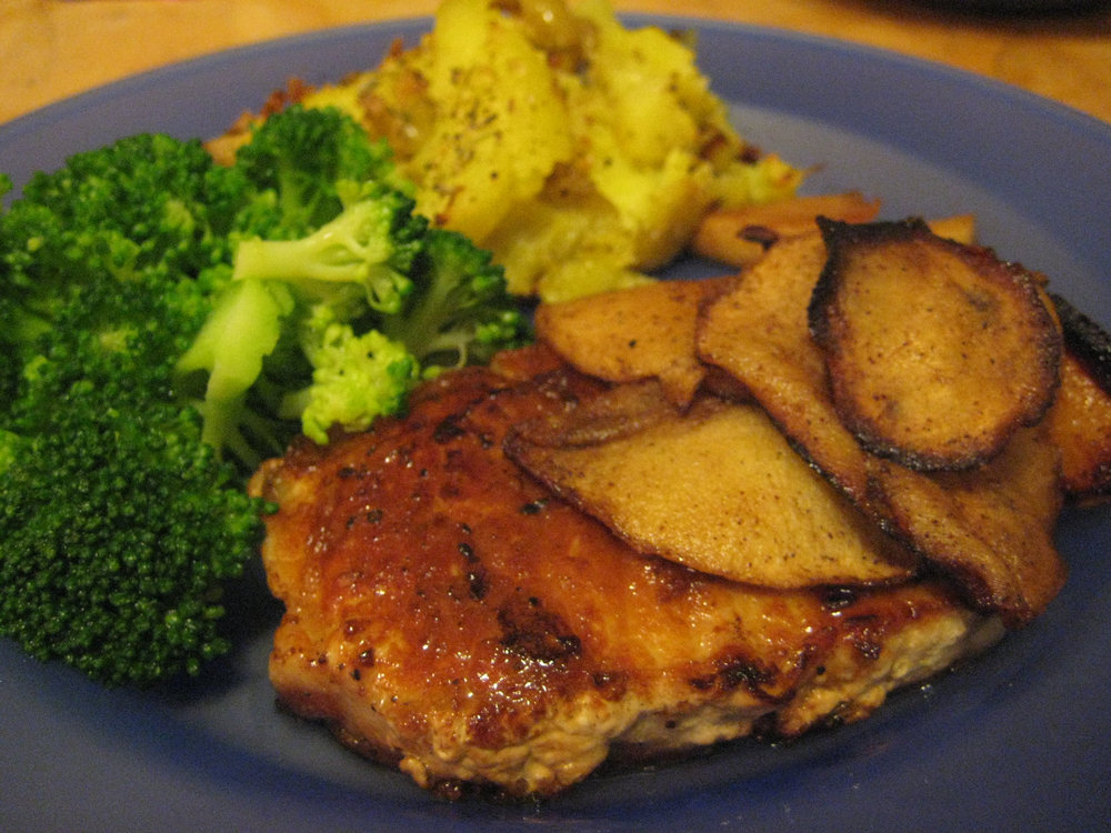 Pork chop with caramelized apples
