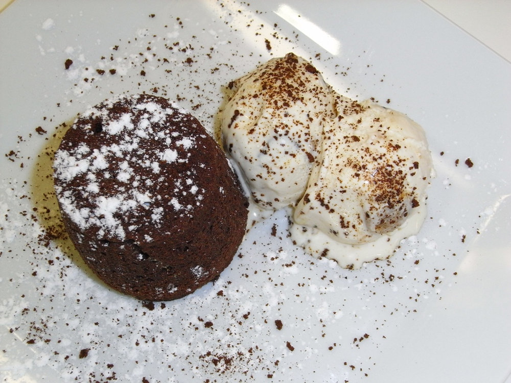 Coulant de chocolate y helada de vainilla