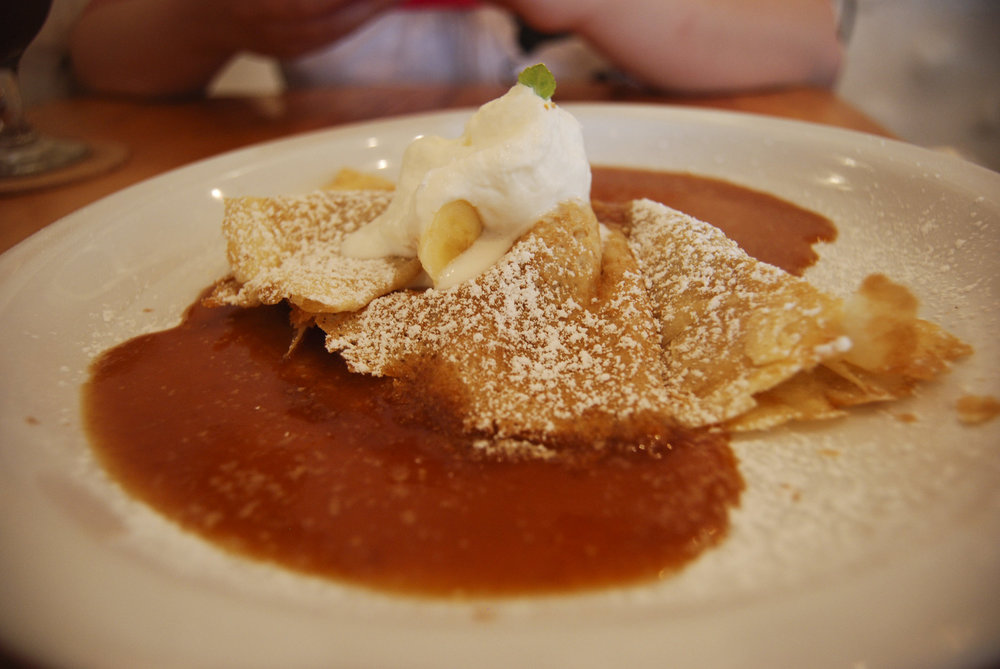 Caramelized apple crêpe