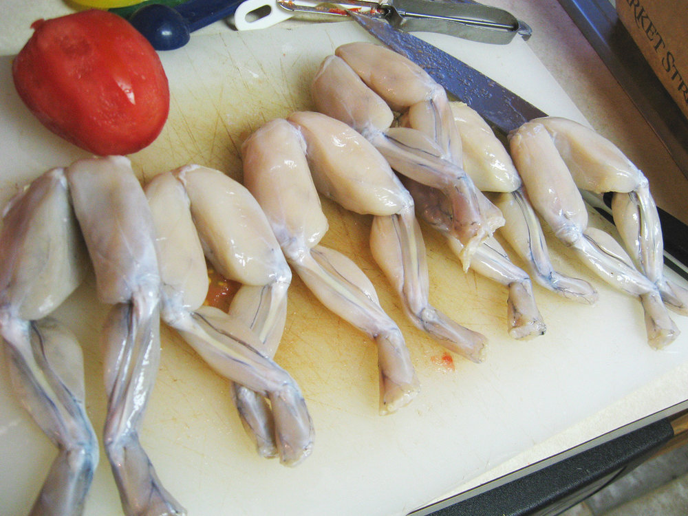 Ancas de rana con rebozuelos