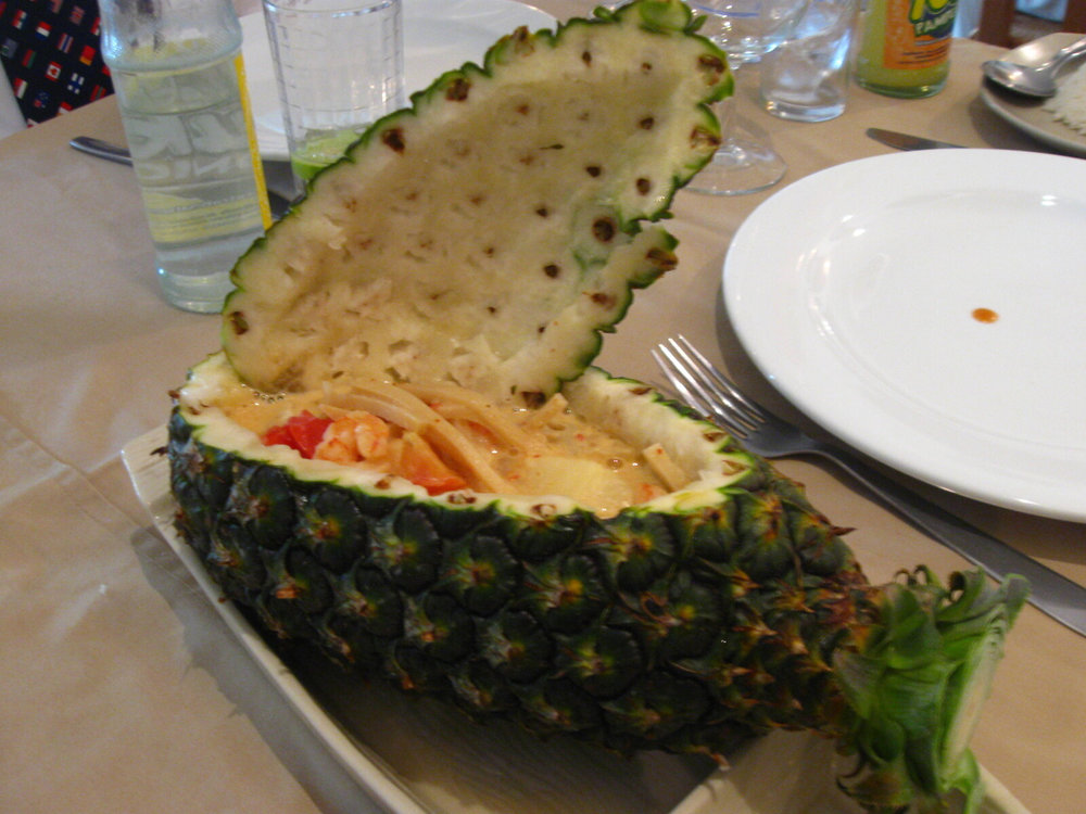 Curri de camarones con piña y leche de coco