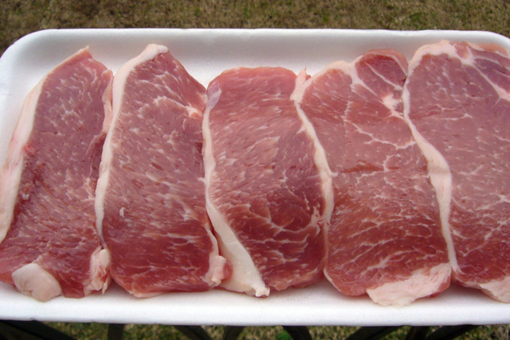 Aguja de cerdo al curri