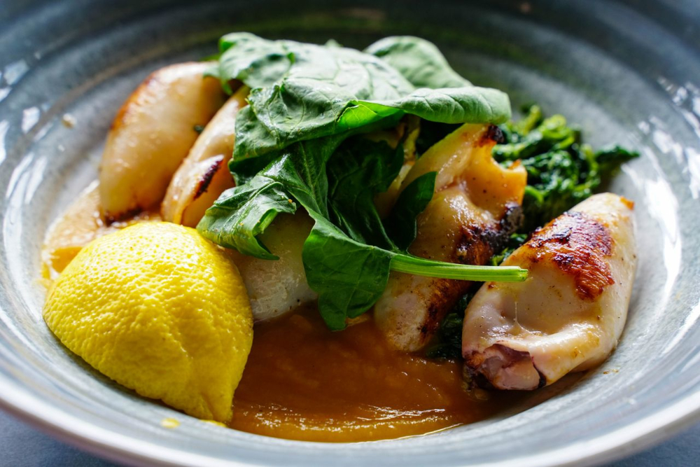 Grilled squids with olive oil and sea salt