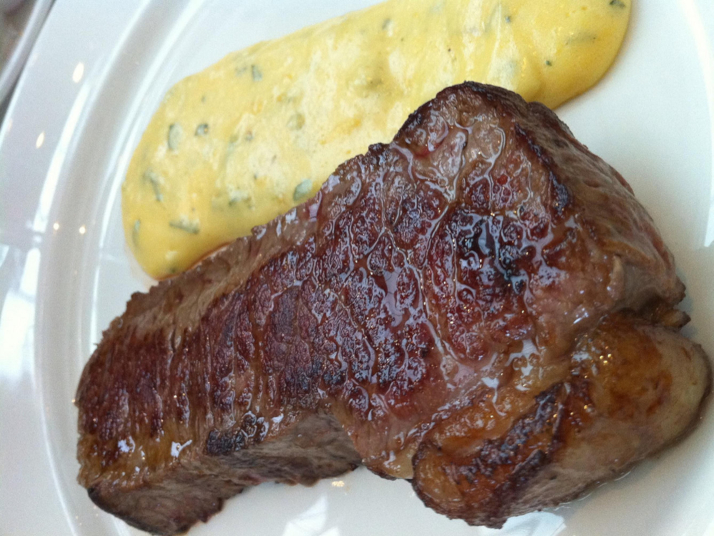 Entrecote with béarnaise sauce