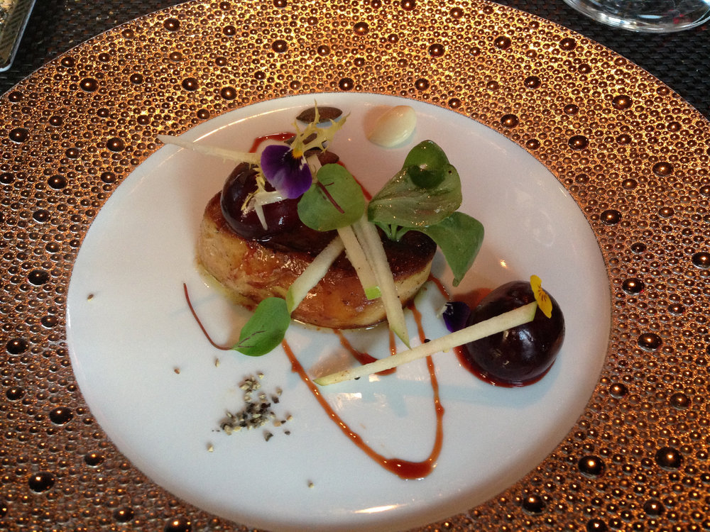 Escalope de foie gras de pato a la sartén con vinagre de frambuesa