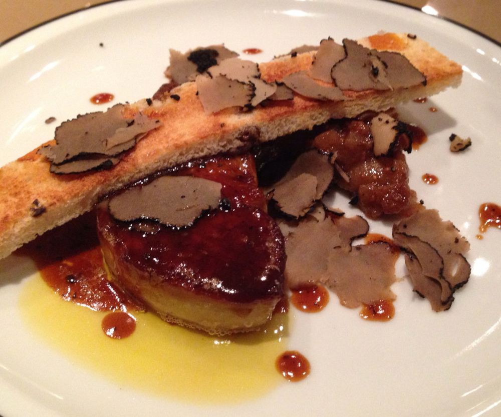 Escalope de foie gras de pato a la sartén con trufa negra