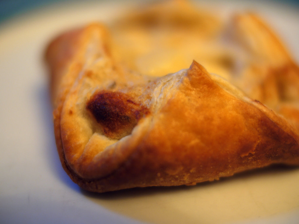 Cheese puff pastry