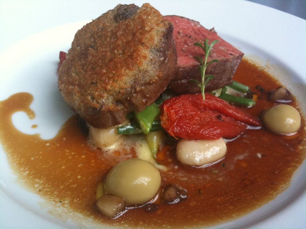 Beef tenderloin with bone marrow