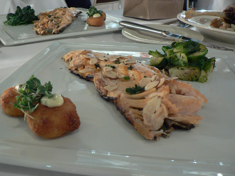 Trout fillets with almonds