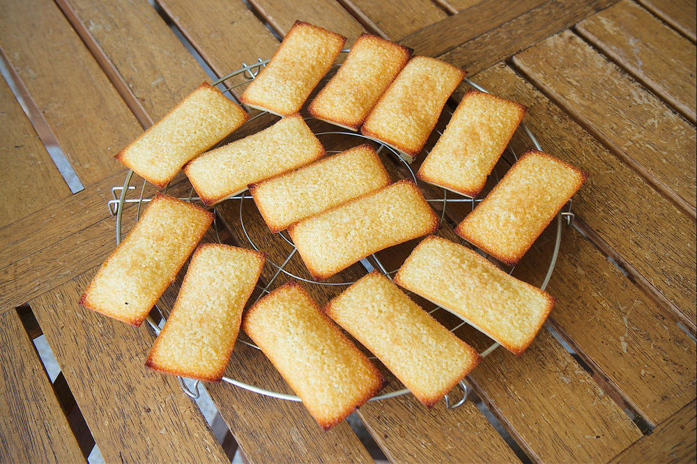 Apricot financier