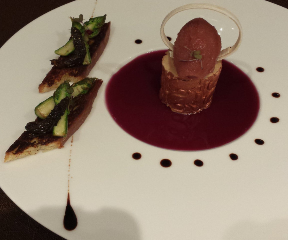 Foie gras de pato con colmenillas