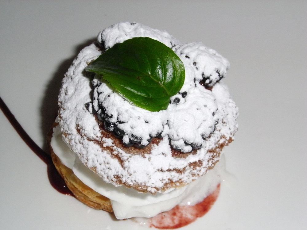 Blackberry meringue cake