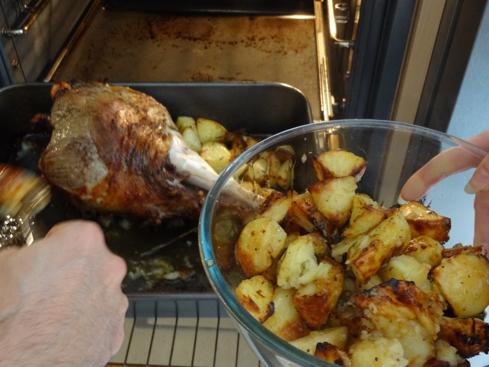 Gigot d'agneau aux pommes sarladaises