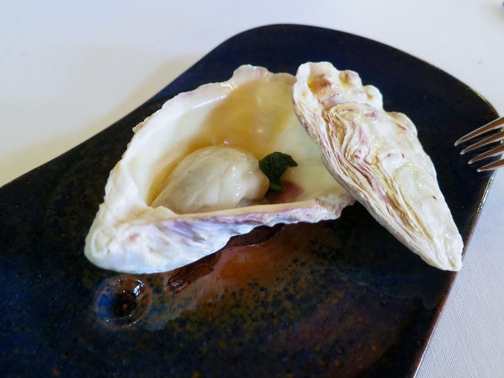 Baked oysters with spinach