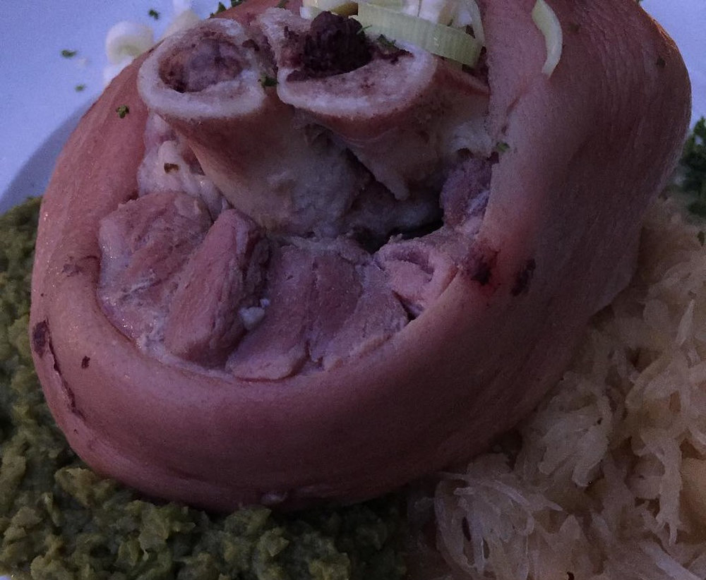 Jarret de porc rôti