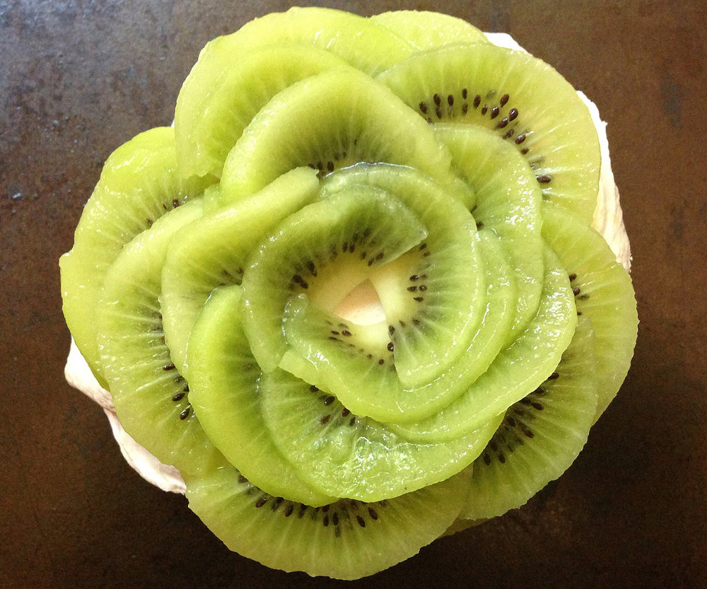 Kiwi pavlova