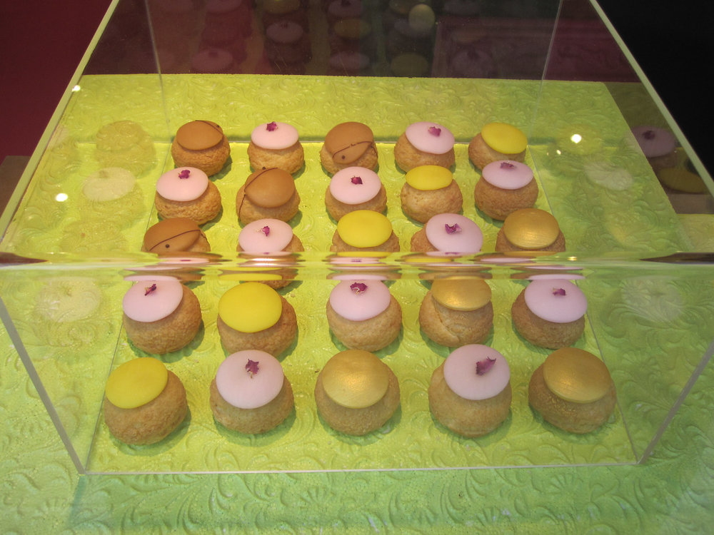 Petit four glacé