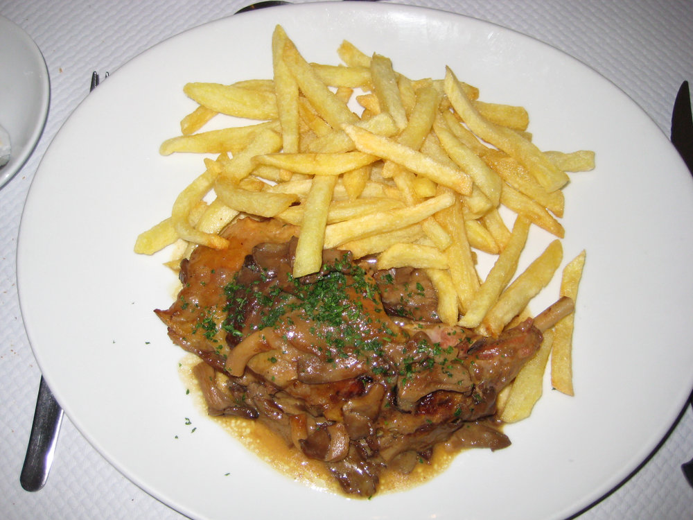 Pintade rôtie aux champignons