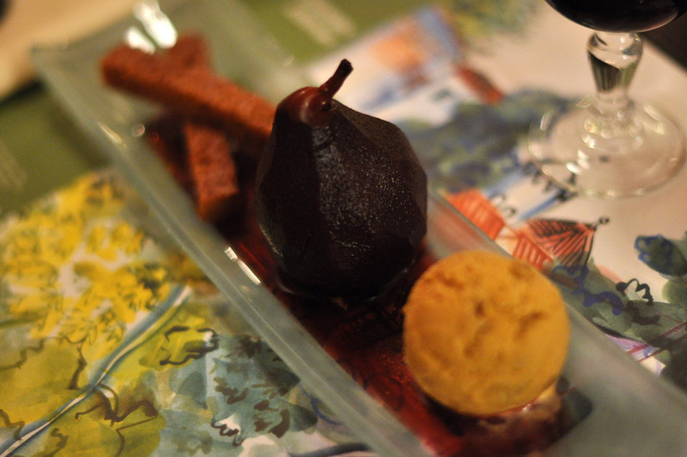 Poire pochée au pain d'épices