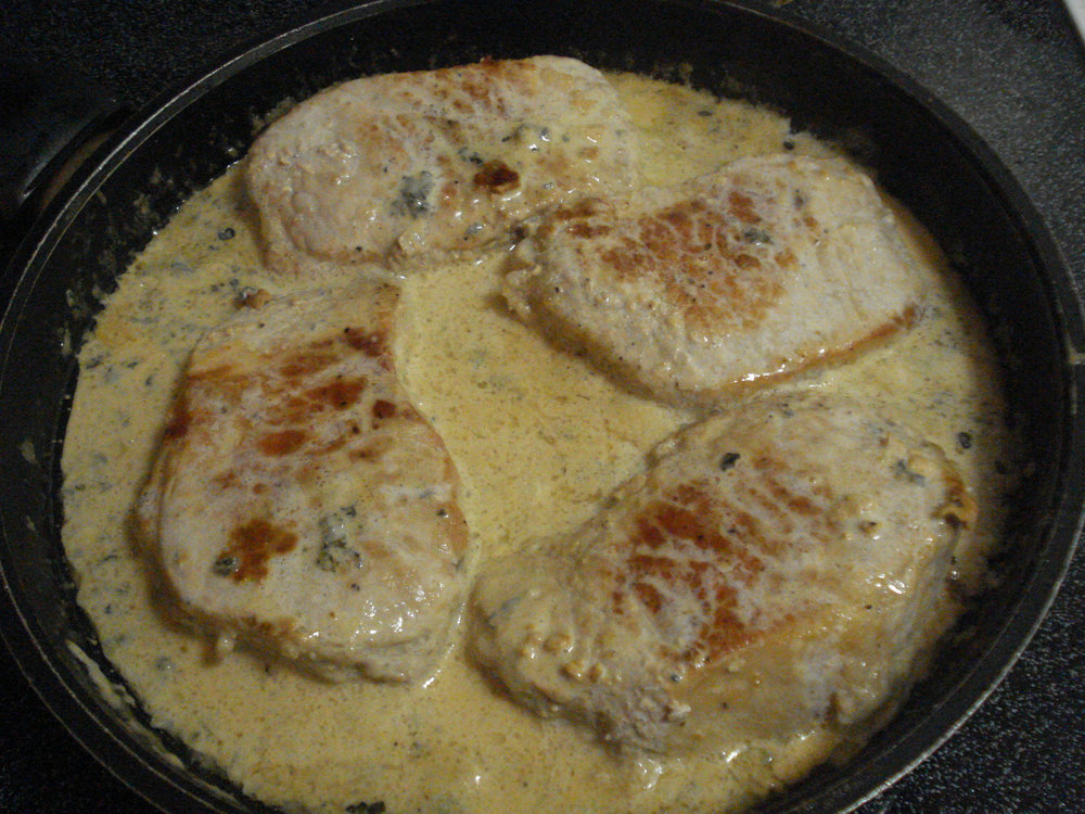 Redondo de cerdo con salsa de Roquefort