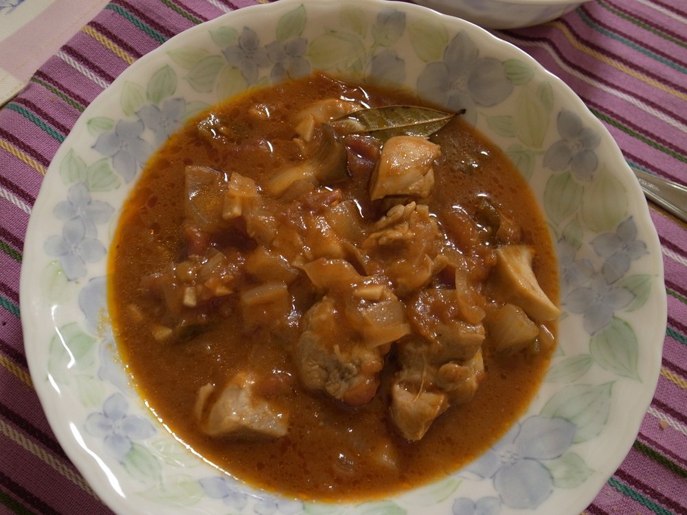 Chicken with tomato sauce