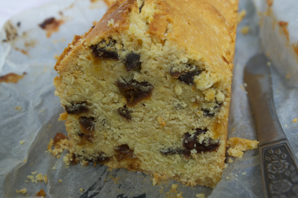 Apricot pound cake