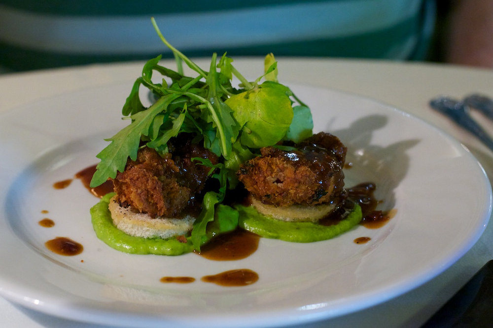 Lamb kidneys and white wine
