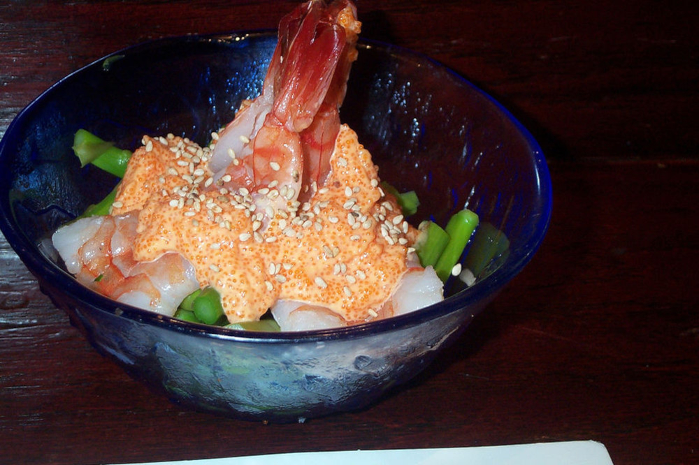 Ensalada de espárragos verdes con camarones
