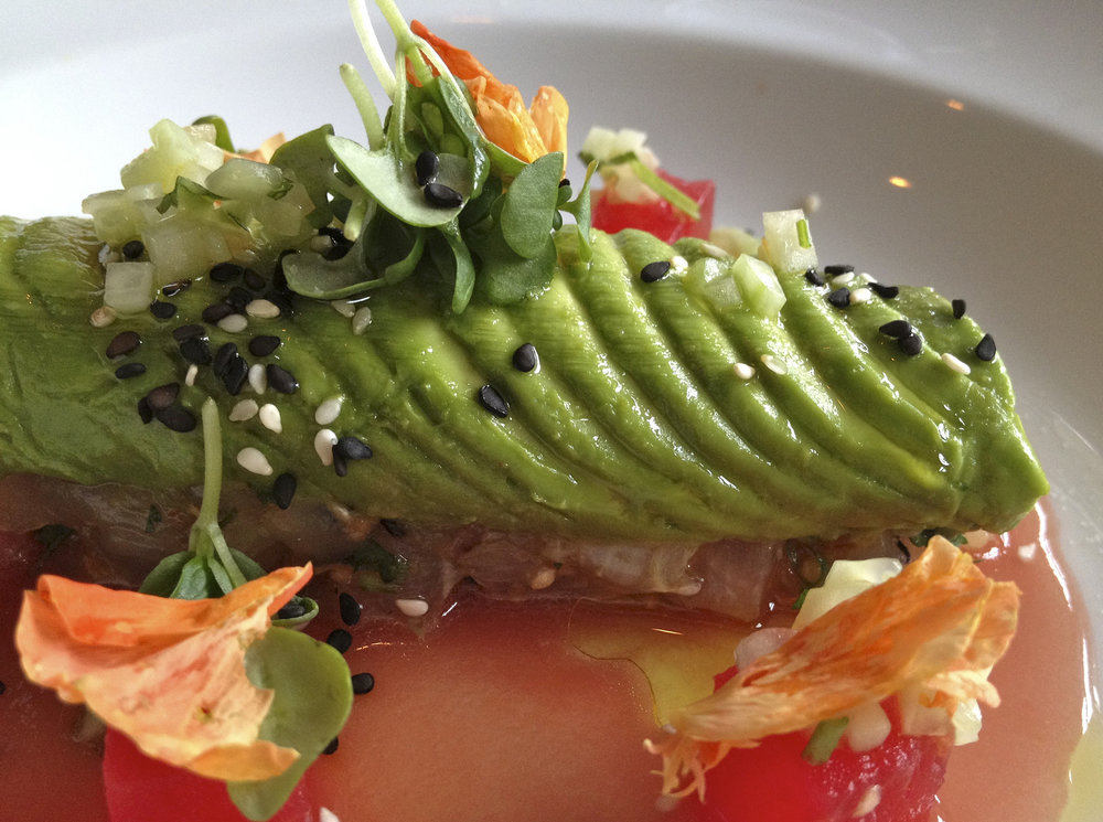 Ensalada de aguacate con langostinos