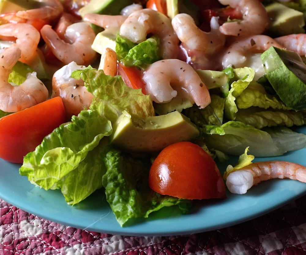 Avocado and shrimp salad