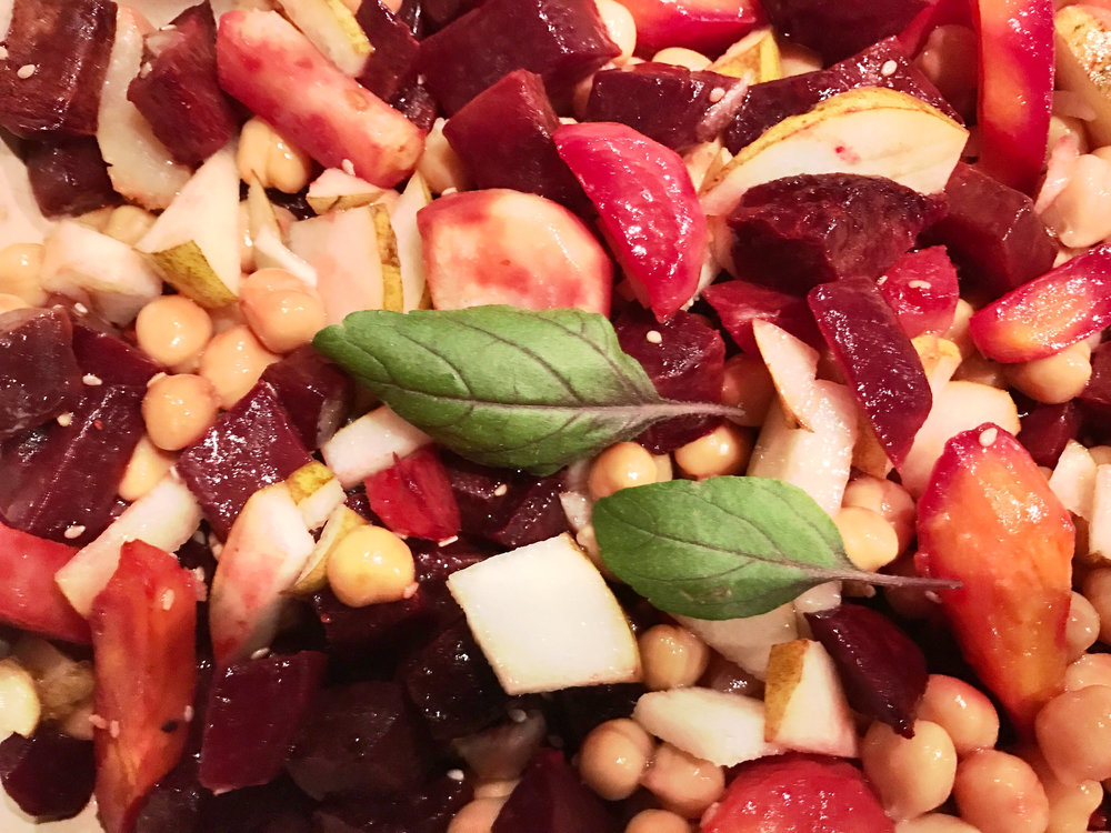 Beetroot and chickpea salad