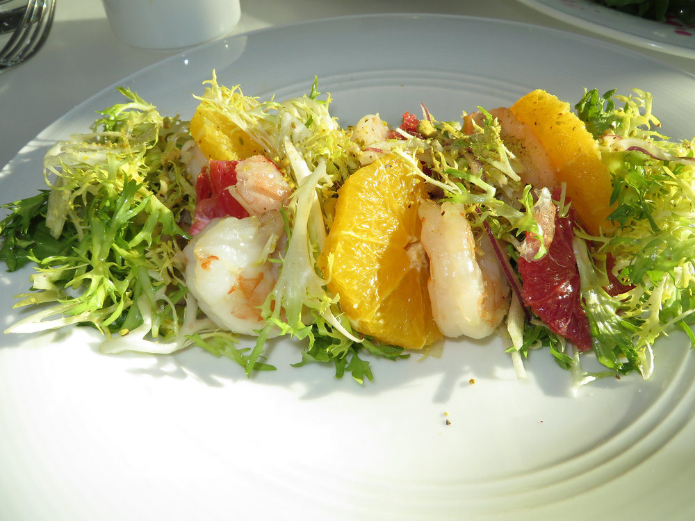 Ensalada de camarones con cítricos