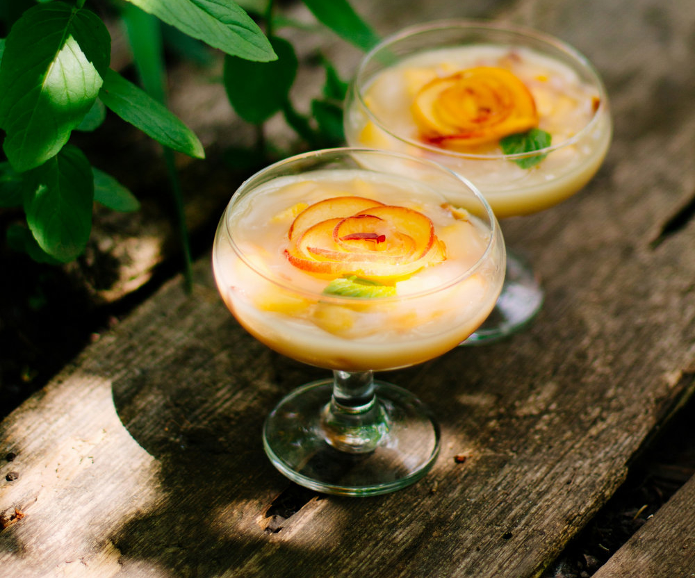 Salade de pêches à la menthe fraîche