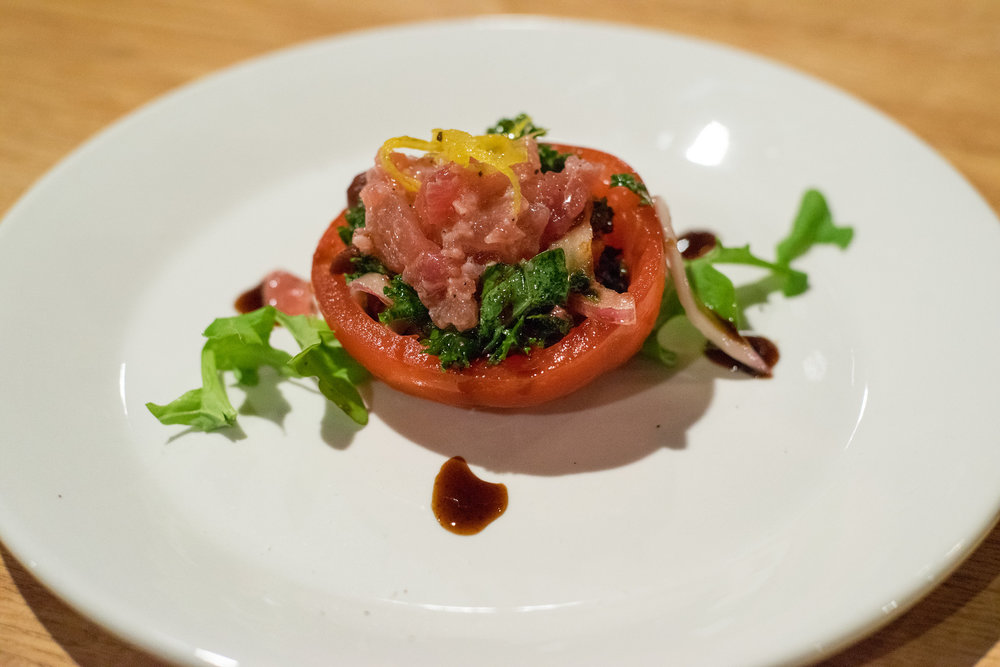 Salade de thon à la tomate et aux oignons