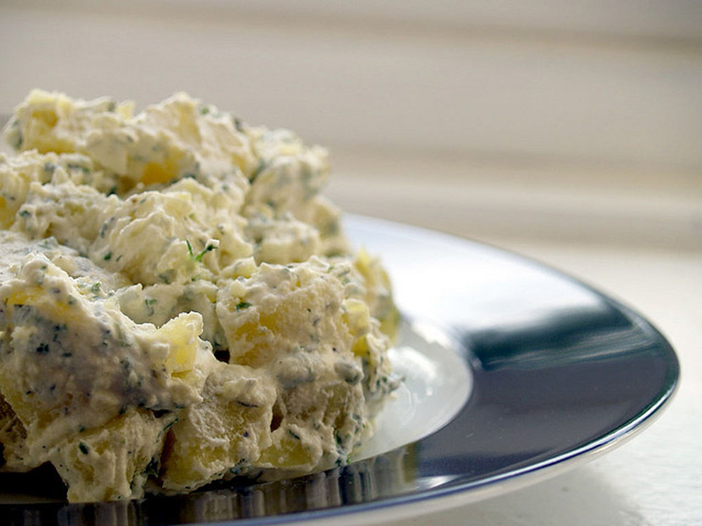 Salade de pommes de terre à l'huile de truffe noire