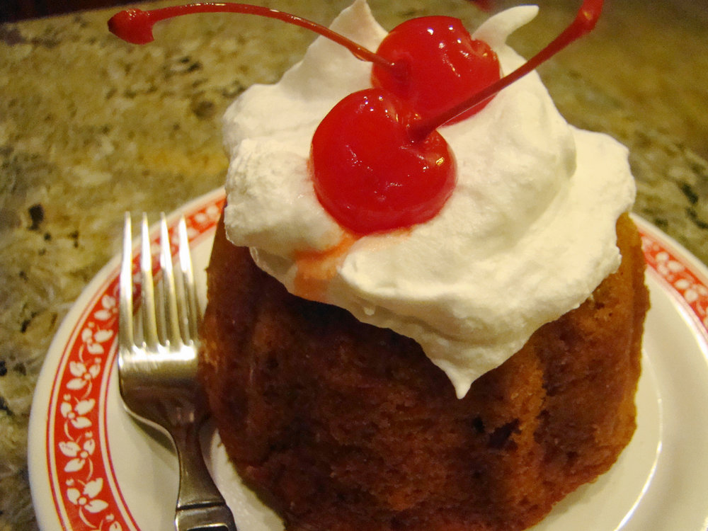 Savarin with whipped cream