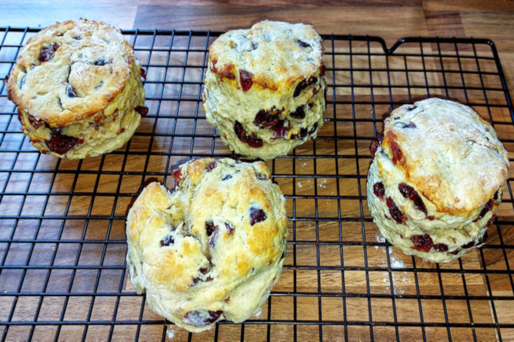 Scones à la cerise