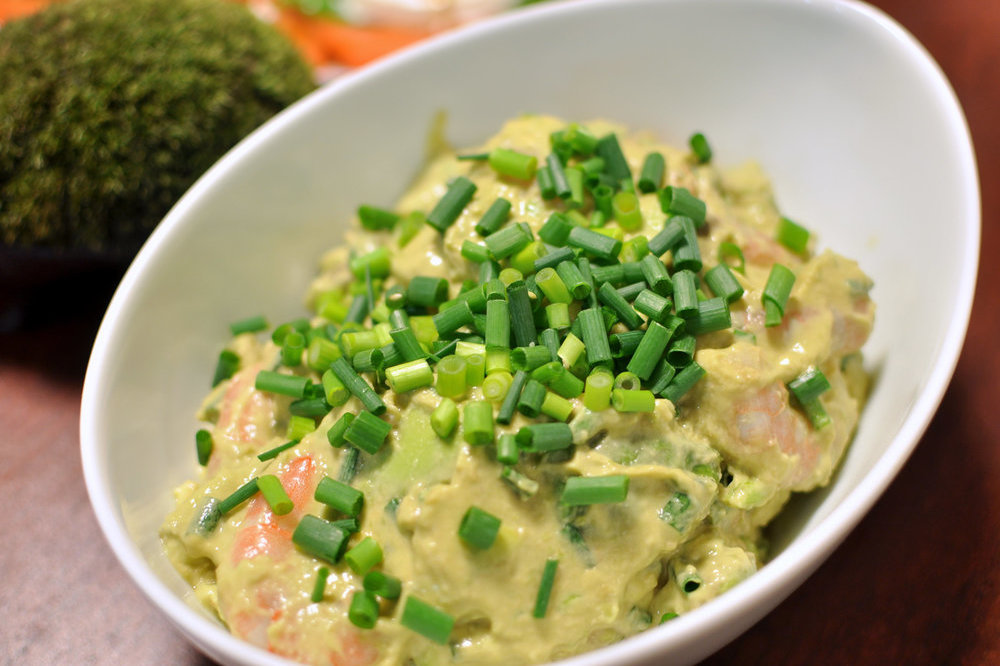 Avocado tartare with crab