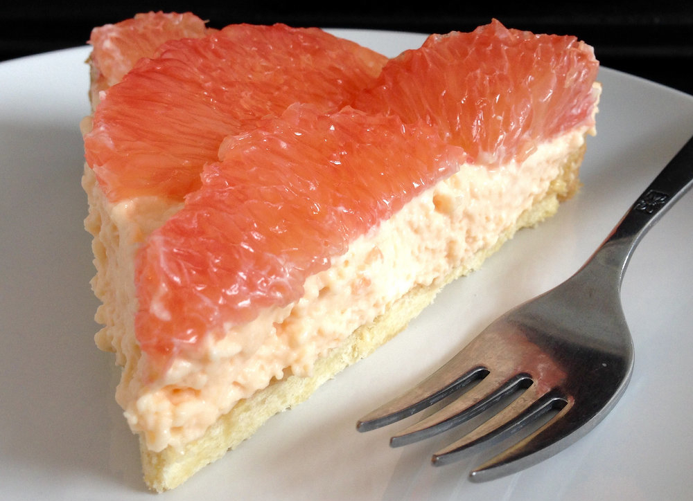 Almond and grapefruit tart