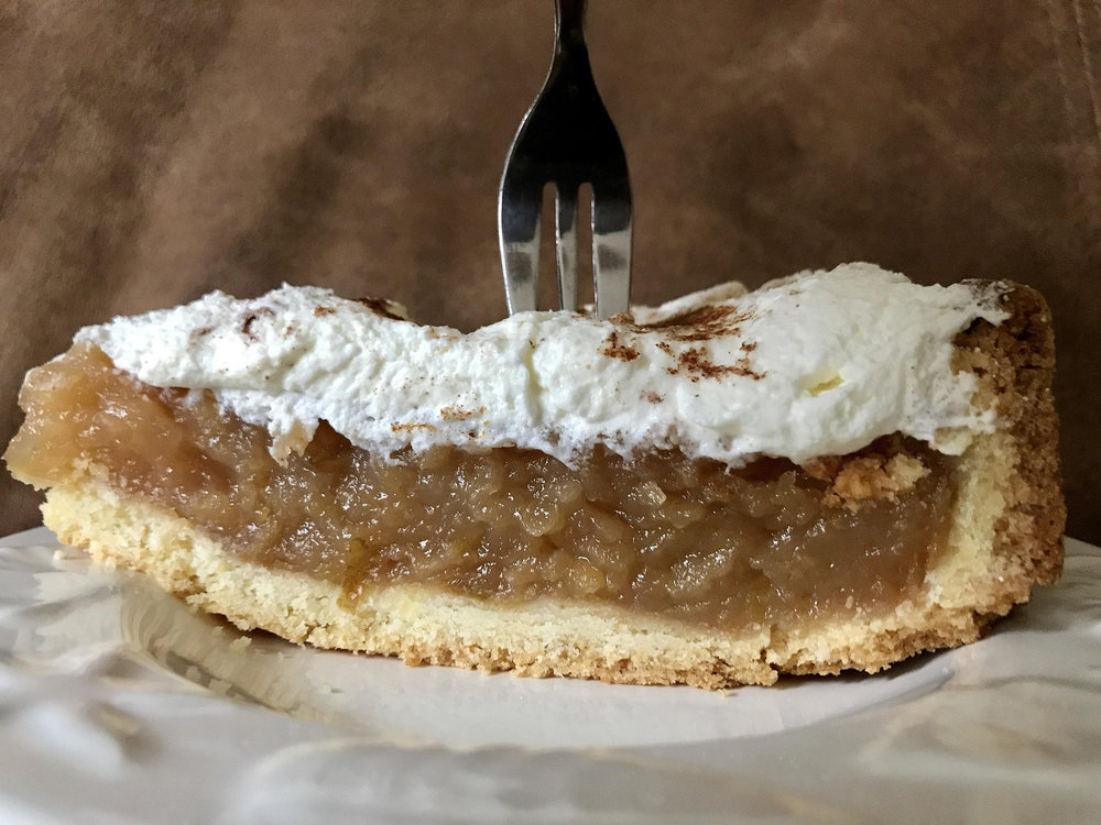 Apple meringue tart